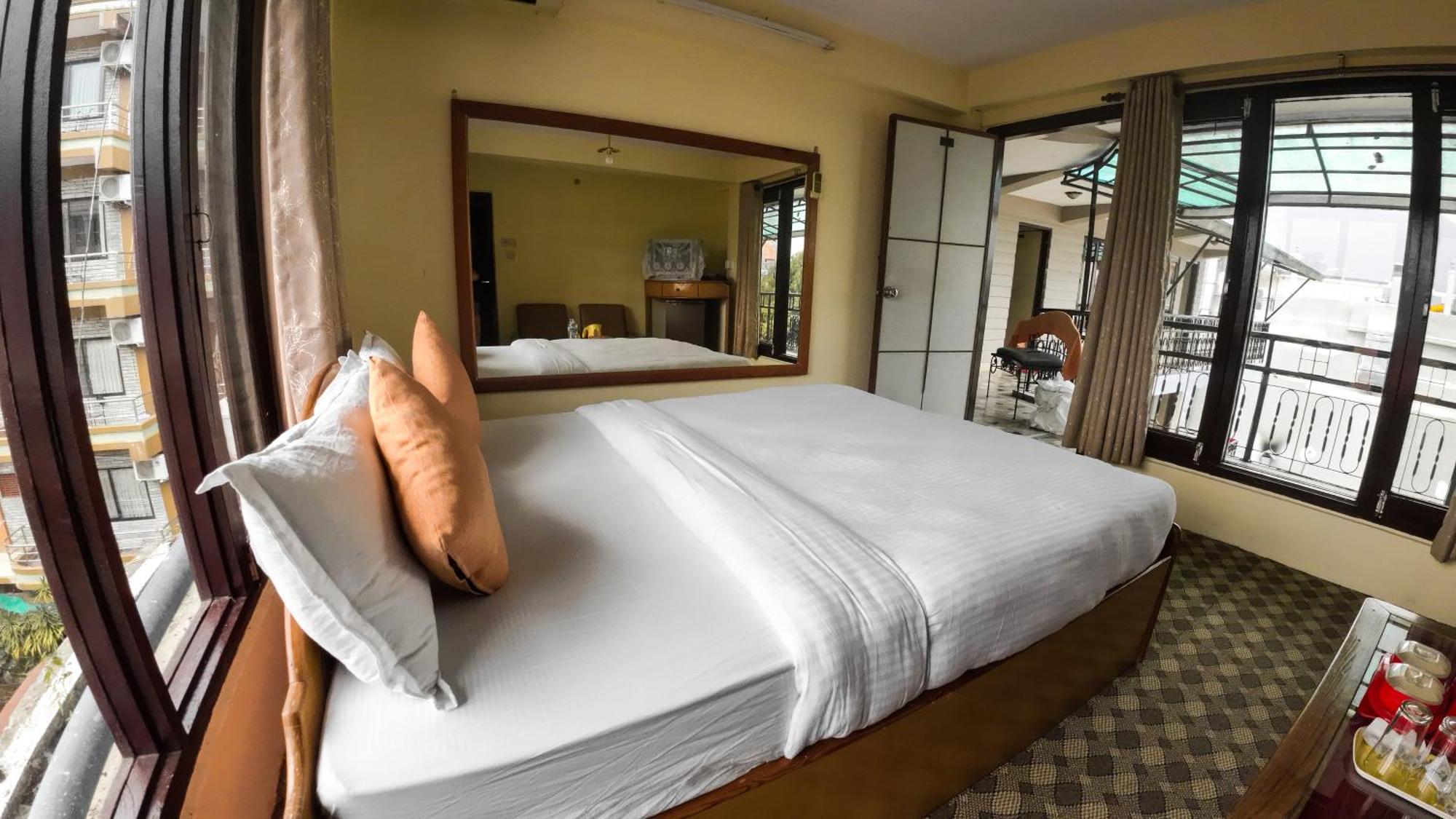 Hotel Travel Inn Ποκάρα Εξωτερικό φωτογραφία
