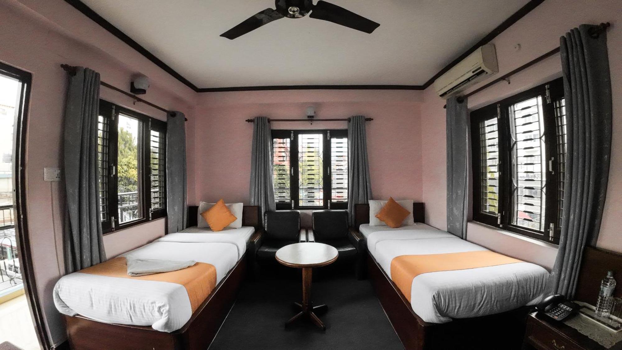 Hotel Travel Inn Ποκάρα Εξωτερικό φωτογραφία